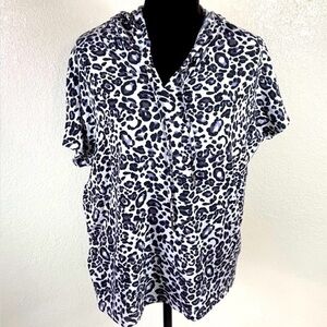 NWT Cable & Gauge Women’s Cozy Hooded Top (Purple & Black Leopard Print / Small)